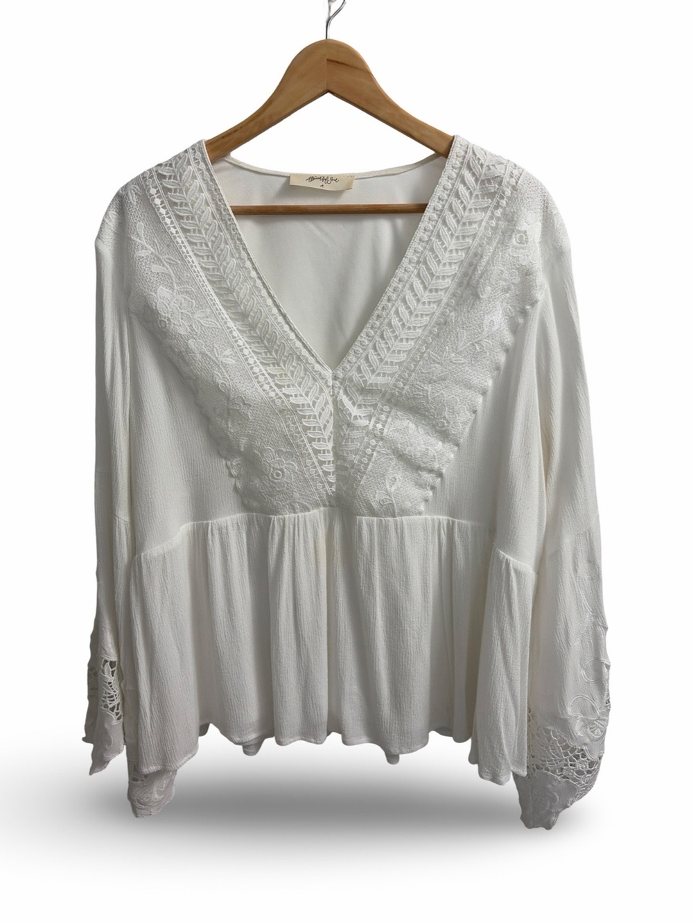 A Beautiful Soul White Embroidered V-Neck Boho Peasant Top Size 1X